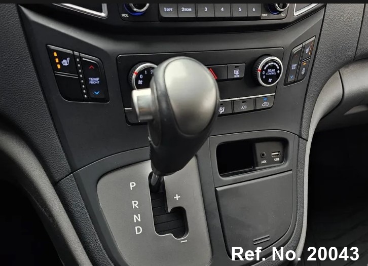  Hyundai / Grand Starex Stock No. 20043